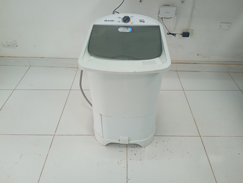Lavarropas Cap 5 Kg. Marca Mueller Modelo Poptank 5 Bco Usado En Buen Estado Acc Manguera De DescargaSemi Automatico